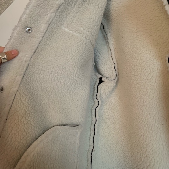 Guess Faux Suede and Sherpa interior Winter/ Fall Jacket - Picture 4 of 6